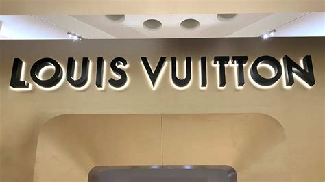 louis vuitton signs